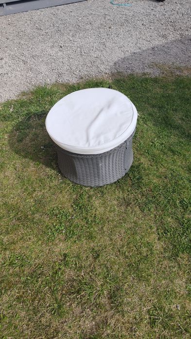 Meble ogrodowe sofa