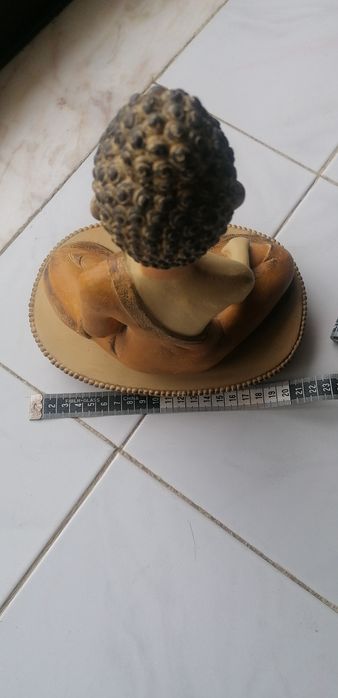 Estátua com 26 cm
