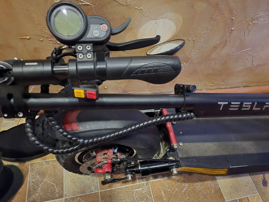 Электросамокат Тесла  8000