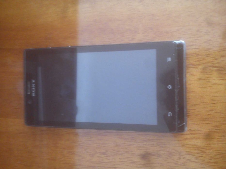 Telefon smartfon Sony Xperia ST26i używany