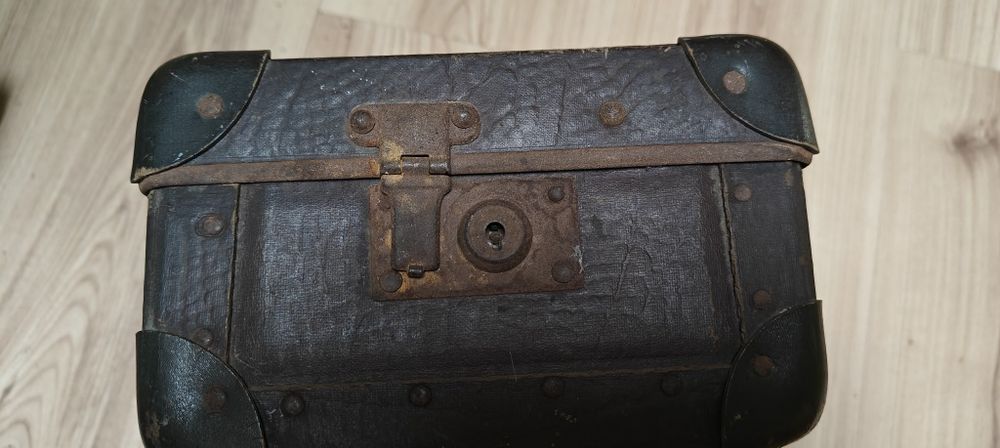 Stara walizka , mała Stara walizka