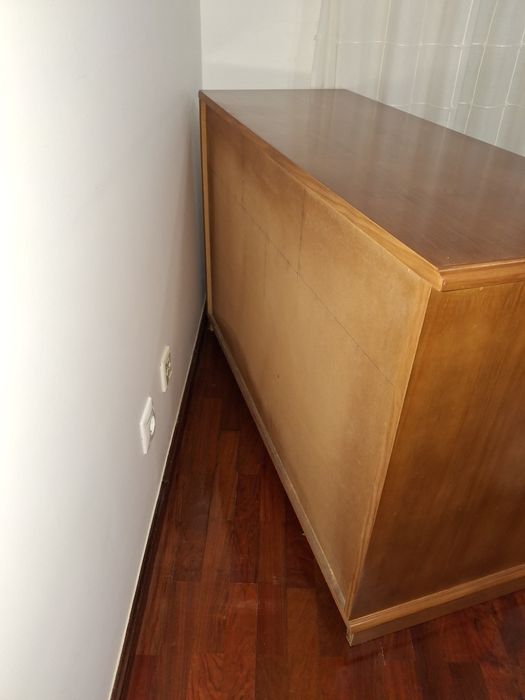 Vendo móveis de quarto (Madeira antiga de qualidade)