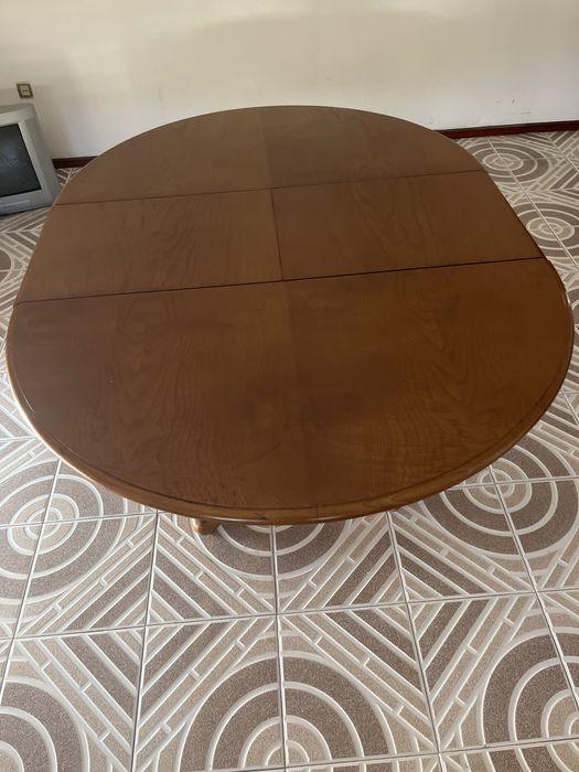 Mesa de jantar com cadeiras madeira