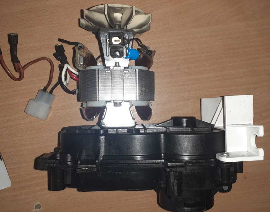 Мотор із редуктором м'ясорубки Moulinex NE111832 SS-9100041036