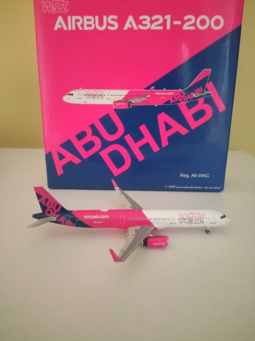 Model samolotu Wizzair 1/400