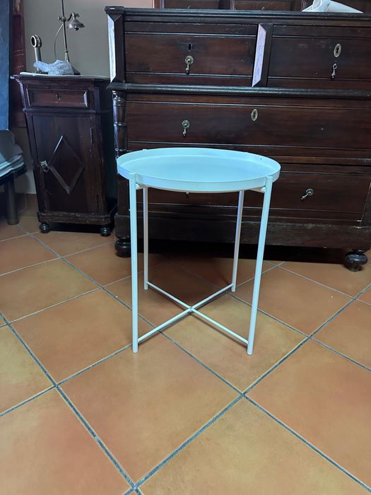 Mesa de cabeceira branca IKEA