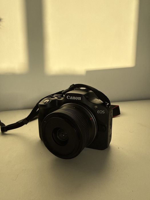Camera fotografica Canon r100