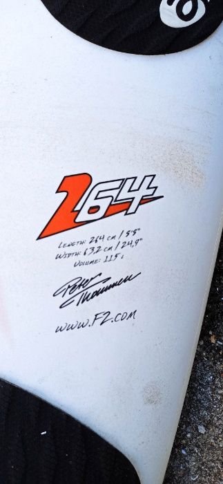 Prancha Windsurf F2 + Quilha MAUI