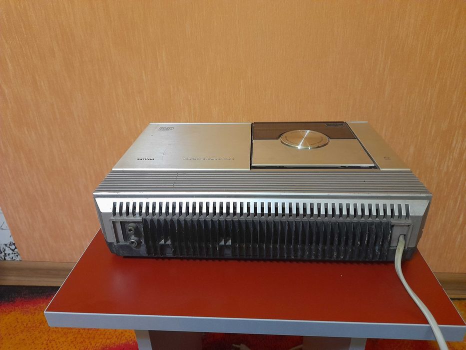 Philips CD-100..