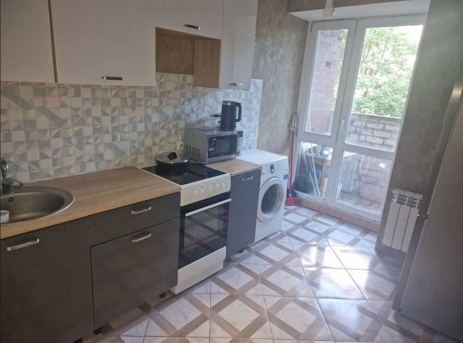 1 кім 41 м2 в ЦЕГЛІ багатоповерхівка ТОПОЛЬ (718130)