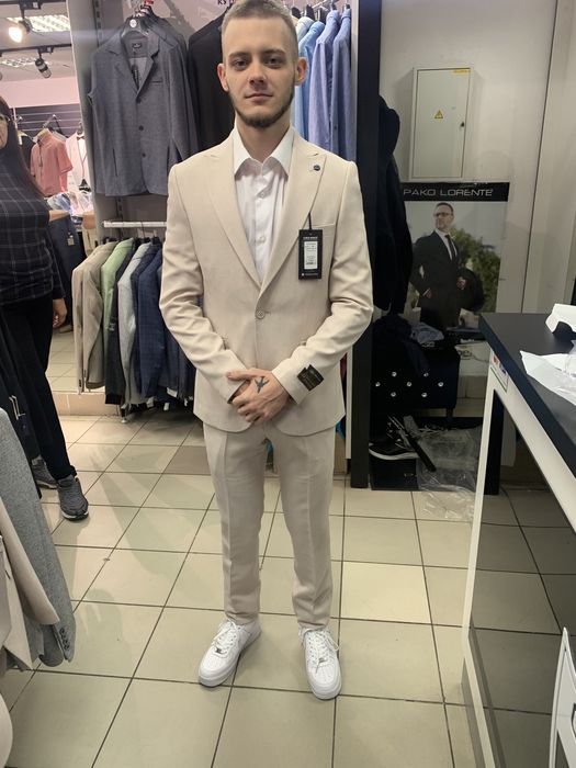 Чоловічий костюм трійка