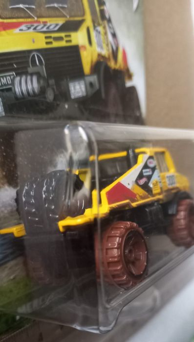 Mercedes-benz unimog 1300 hot wheels
