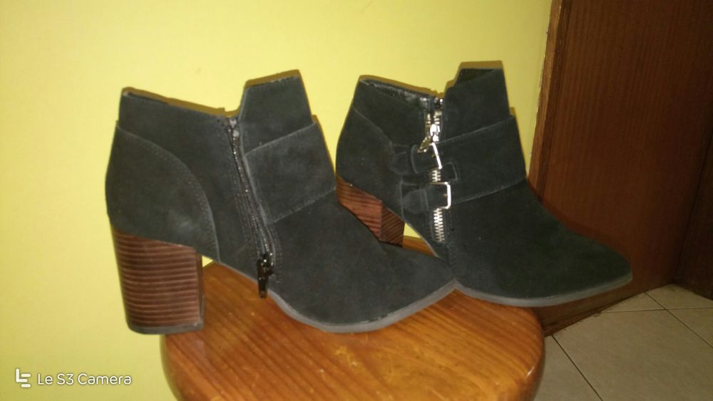 Botins pretos, camurça e pele, novos, baixa preço!!