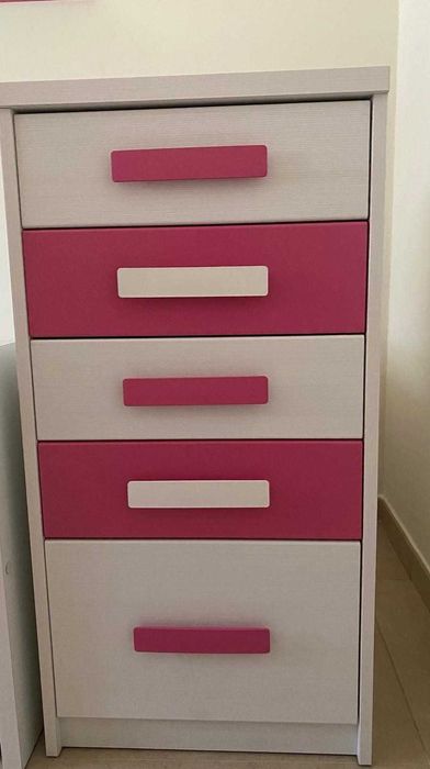Redução de preço! Quarto de menina em excelente estado