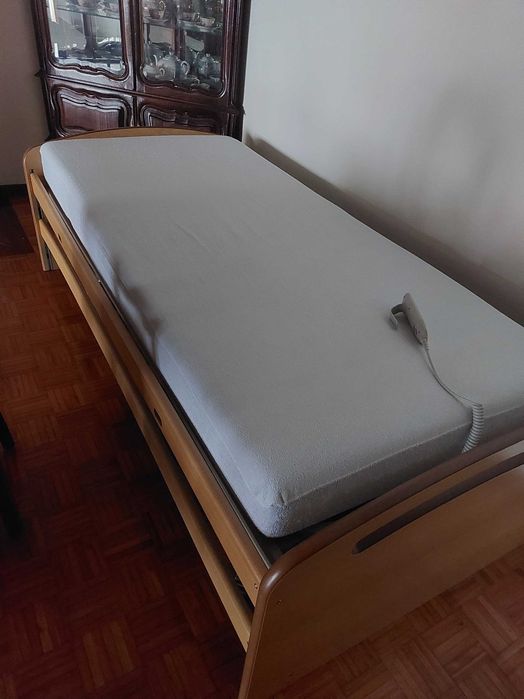 Cama articulada nova