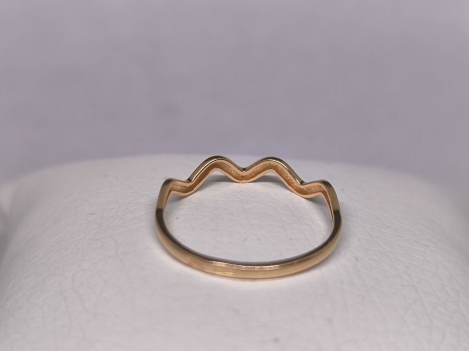 Кольцо золотое р.19 (1.16гр)