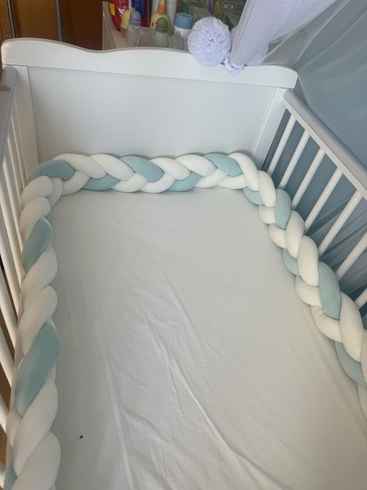 Berço + colchão + amortecedor trançado + travesseiro de nuvem