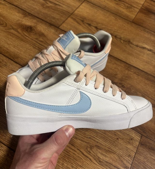 Nike Court Royale 37.5 розмір