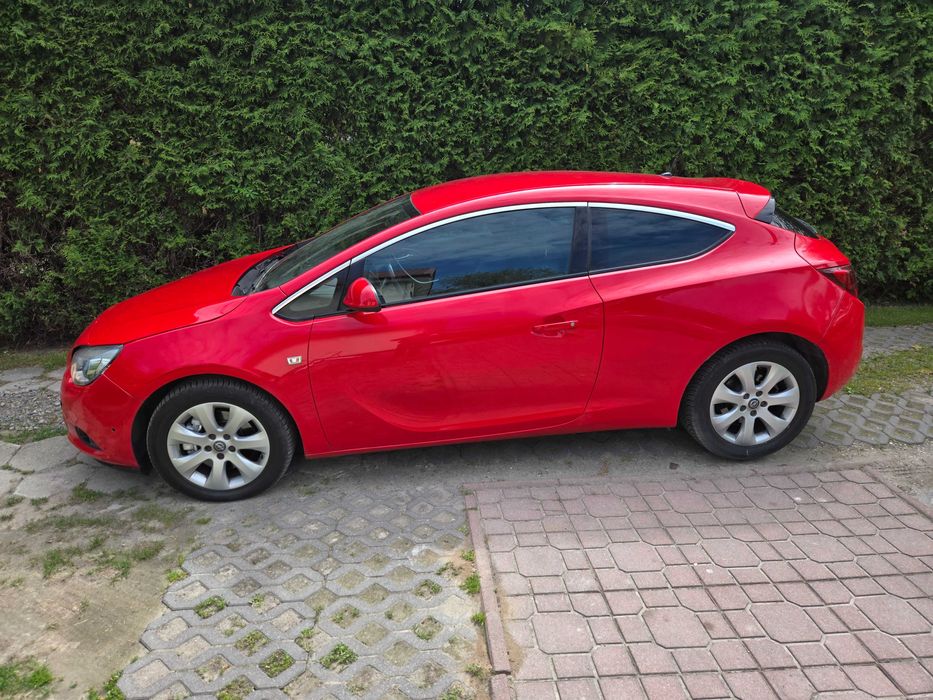 opel astra gtc 2012 rok mały przebieg zamiana na klasyka lub kabrioleta uszkodzony