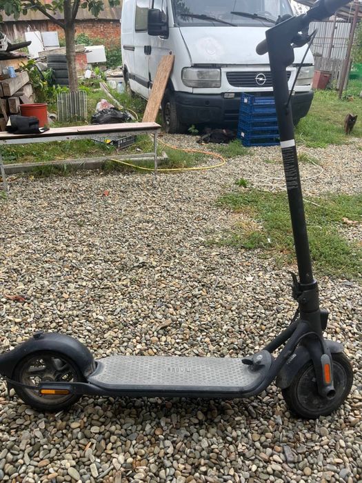 Продам електро самокат ninebot