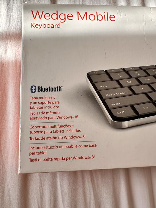 Wedge Mobile Bluetooth Keyboard with Stand64751676180355121