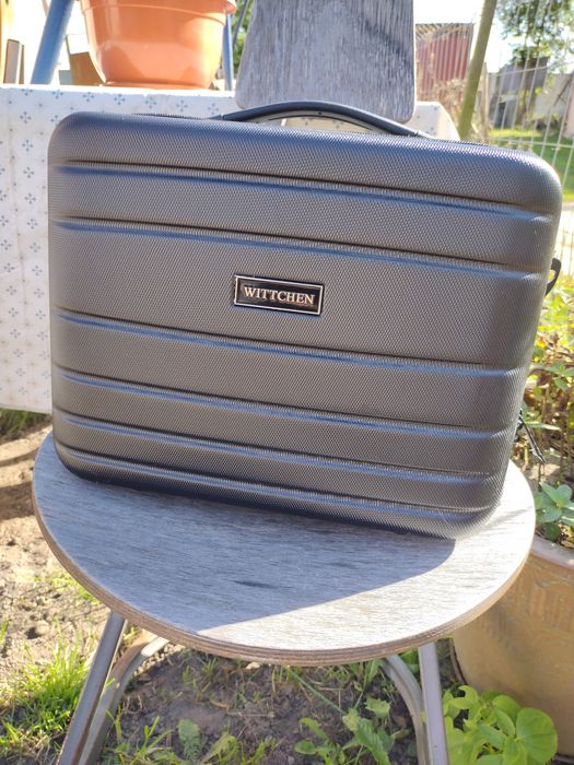 Kuferek na kosmetyki