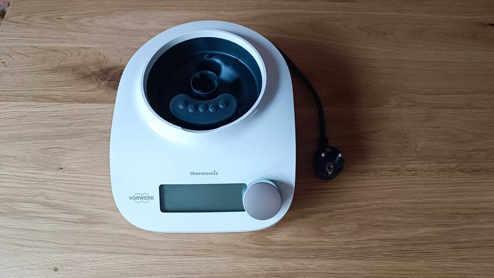 Thermomix Friend stacja - NOWY, nieużywany + 2 oryginalne Książki