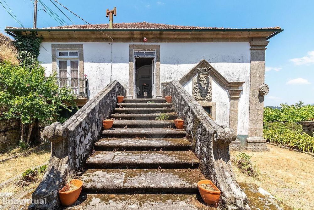 Moradia T5 para venda