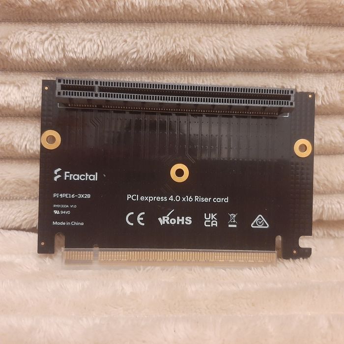 Райзер карти Fractal