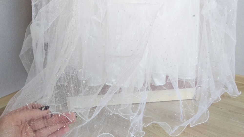 Весільня сукня, атлас+фатин, розмір S/M