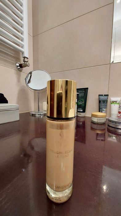 YSL Touche Éclat Le Teint – podkład rozświetlający