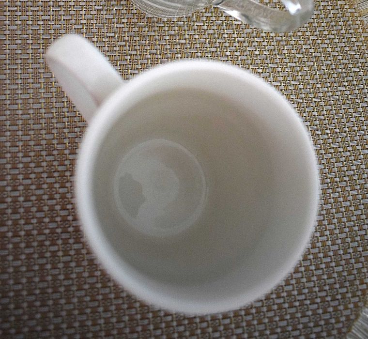 Ceramiczny kubek z przykrywką + drugi gratis .
