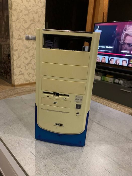 Курпус під компʼютер білий