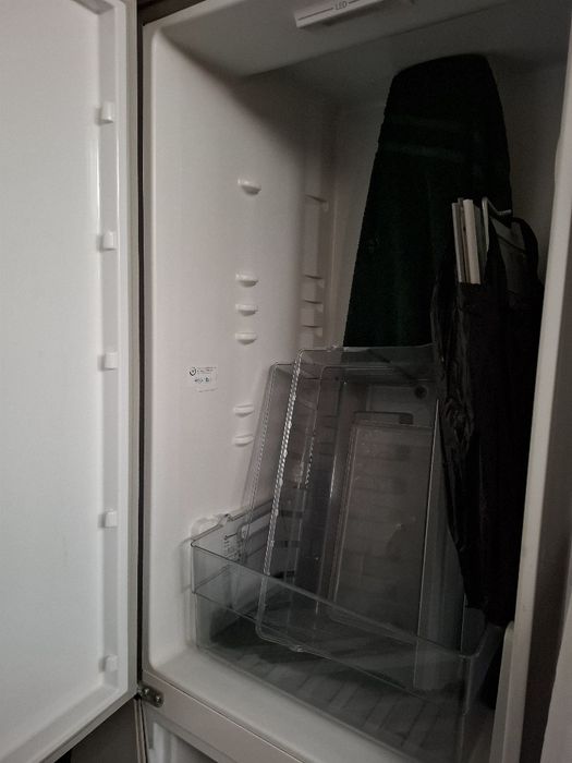 Продам холодильник Bauknecht