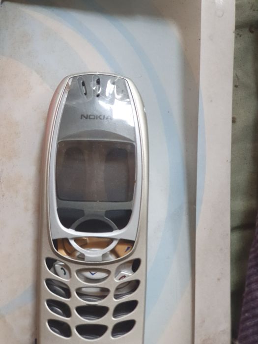 Acessórios variados para nokias antigos, sem qualquer uso