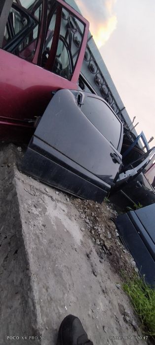Передня ліва дверь дверка мерседес w210 E-class