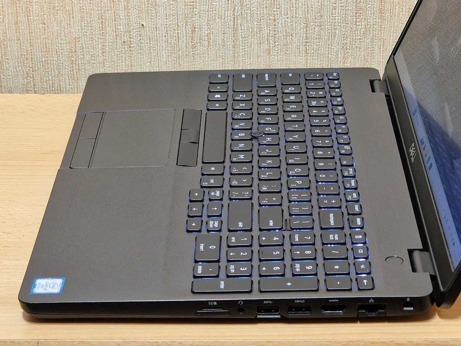 Сучасний ноутбук Dell Latitude 5500 Intel Core i5-8365U RAM 8Gb SSD 128Gb В ідеальному стані. Батарея тримає 7 годин.