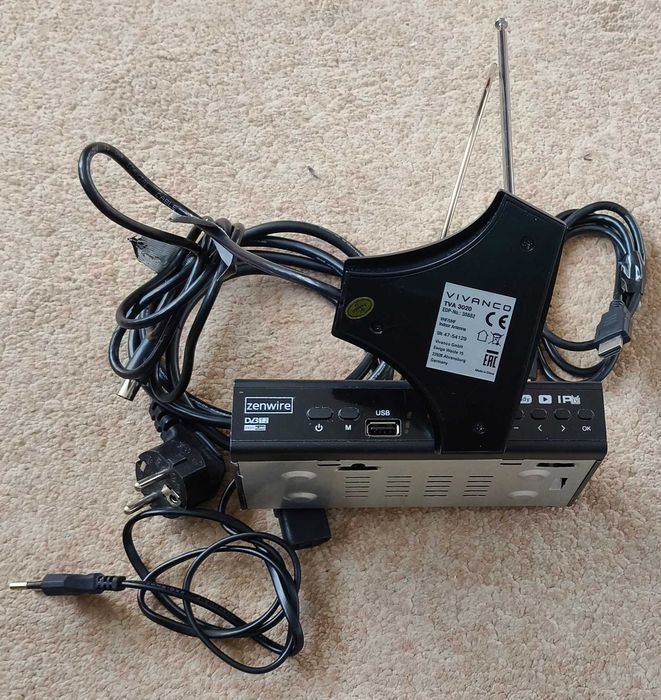 Zestaw telewizor LG 26LD320 + dekoder DVB-T2 Zenwire + antena Vivanco