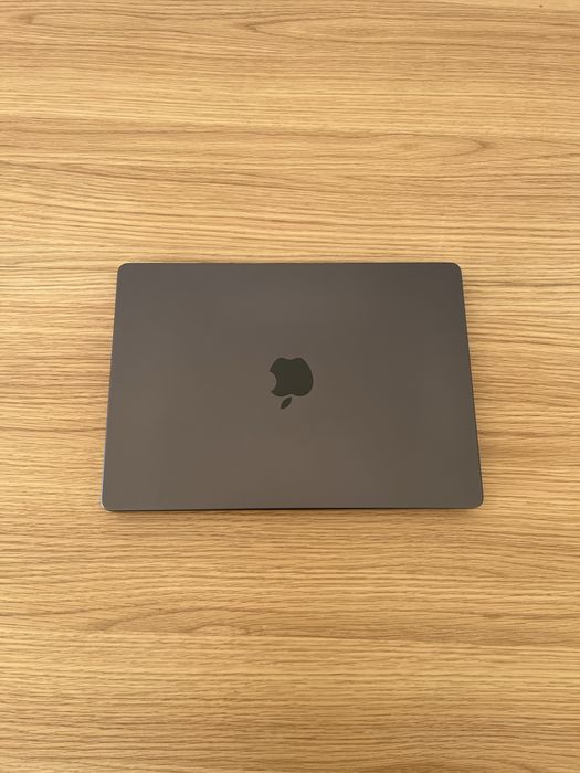 Macbook Pro 14” M3 Pro 18gb RAM 512gb SSD