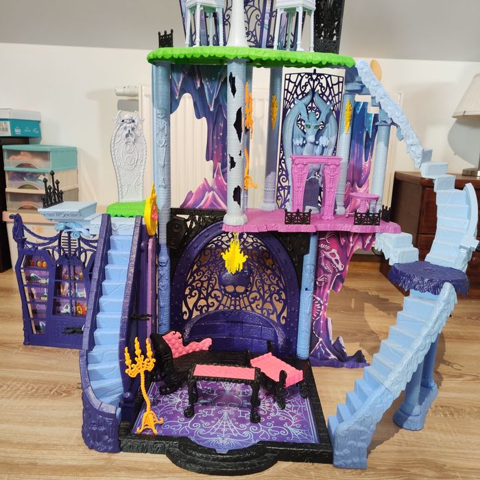 Zamek Monster high
400
 zł