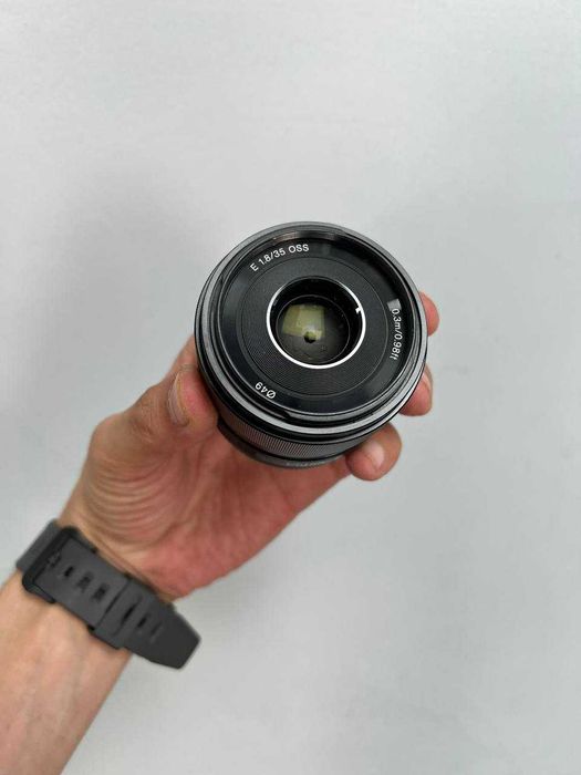 Обʼєктив Sony E 35mm f/1.8 OSS (SEL35F18) для кроп Sony E-mount