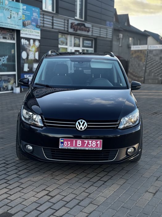 Продам vw touran 2013 1.6 дизель автомат