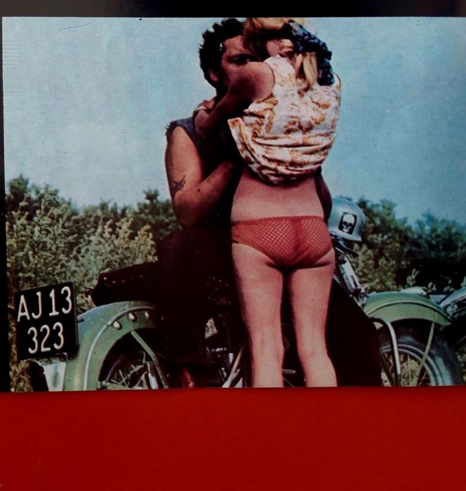 1974 Duas senhoras vs. 2 motards