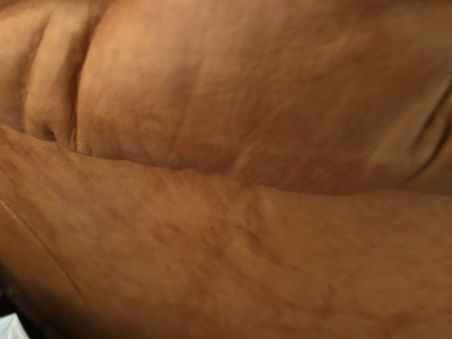 Шкіряний класичний диван