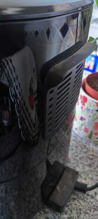 Fritadeira sem Óleo Air Fryer 4L 670FL