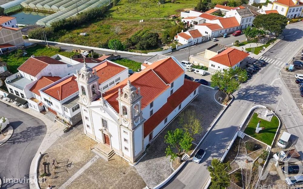 Terreno para construção em Azueira e Sobral da Abelheira de 301,00 m2