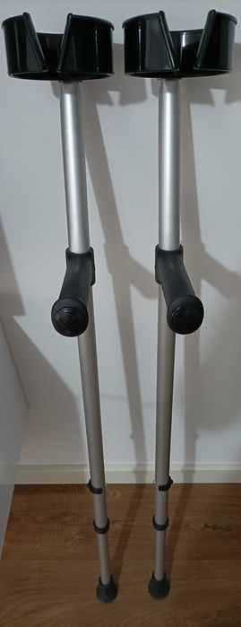 Muletas usadas como novas