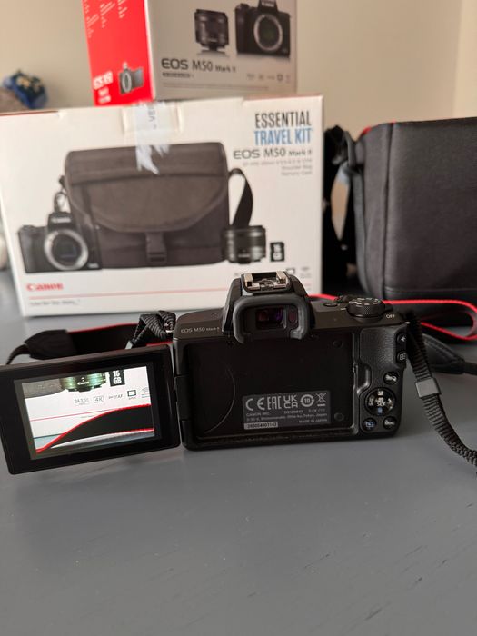 Máquina Fotográfica Canon EOS M50 Mark II