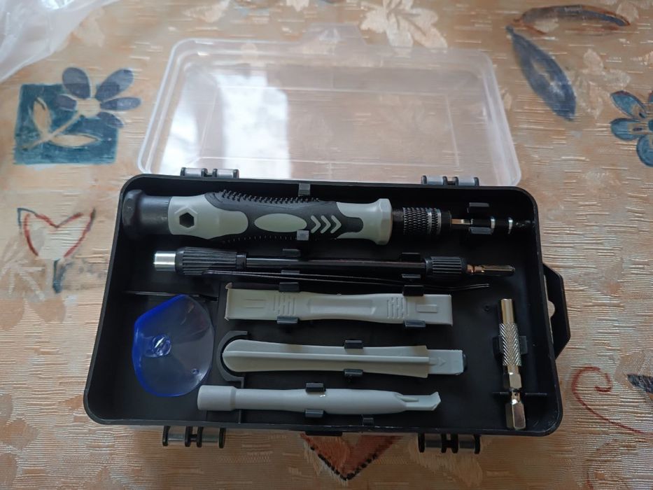 Набор викруток під любе викручування є все