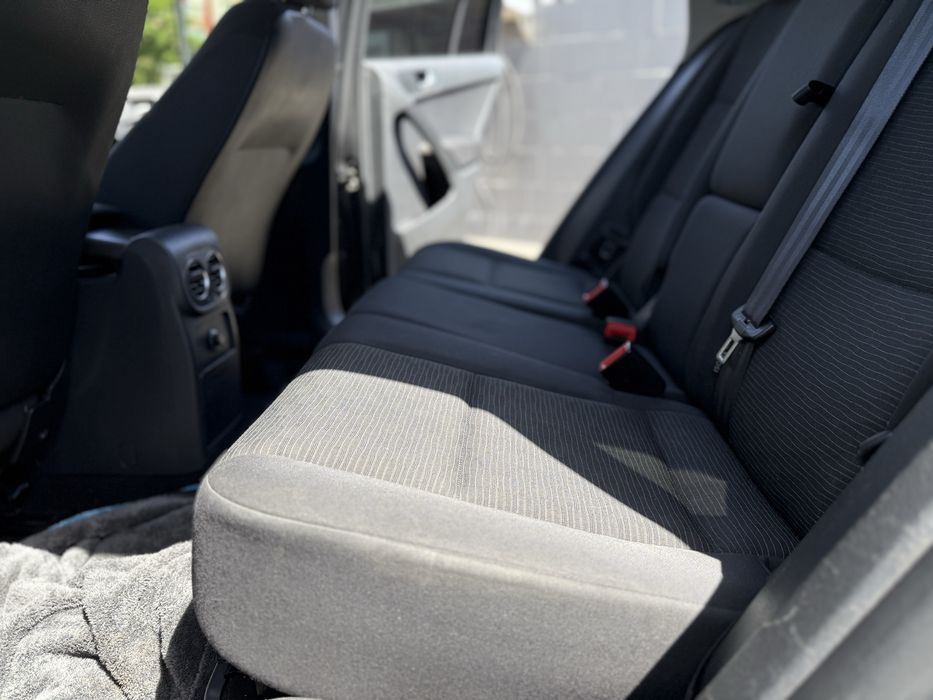 VW Tiguan рестовий (не фарбований)